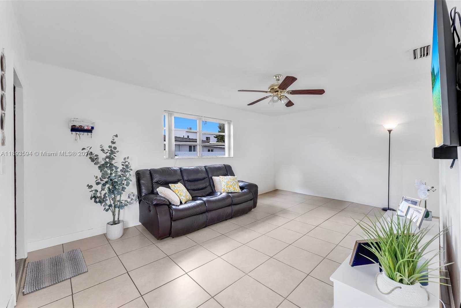 Small Image of 8820 SOUTH WEST 27TH ST, Miami Number 18