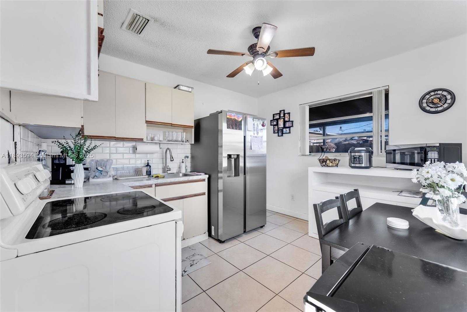 Small Image of 8820 SOUTH WEST 27TH ST, Miami Number 26