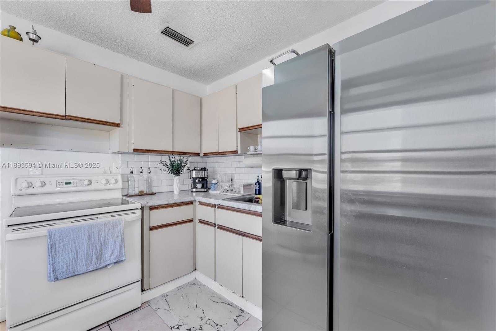 Small Image of 8820 SOUTH WEST 27TH ST, Miami Number 27