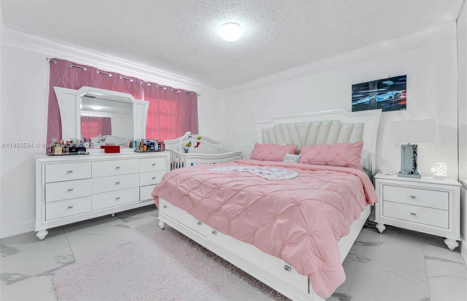 Small Image of 8820 SOUTH WEST 27TH ST, Miami Number 29