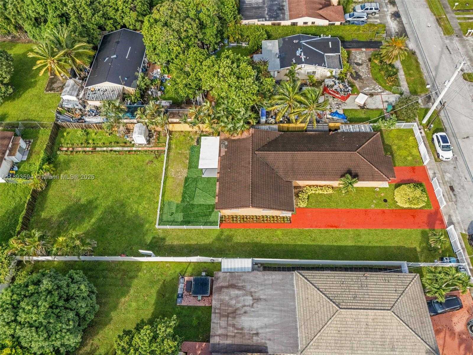 Small Image of 8820 SOUTH WEST 27TH ST, Miami Number 3