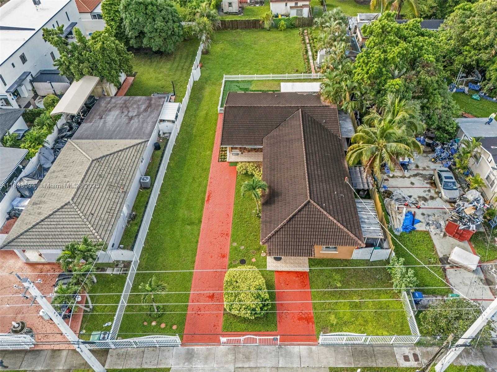 Small Image of 8820 SOUTH WEST 27TH ST, Miami Number 31