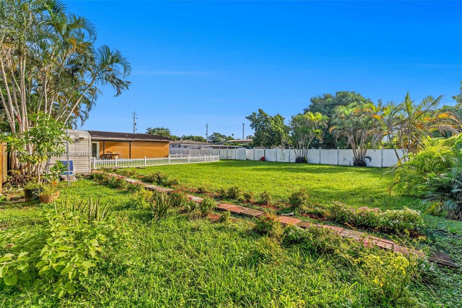 Small Image of 8820 SOUTH WEST 27TH ST, Miami Number 33