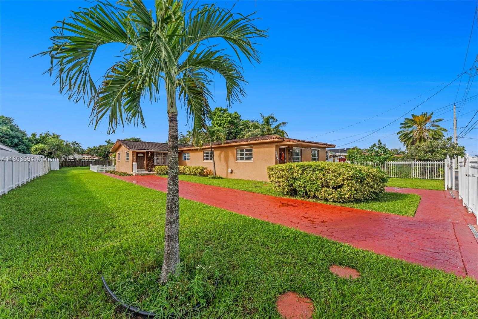 Small Image of 8820 SOUTH WEST 27TH ST, Miami Number 36