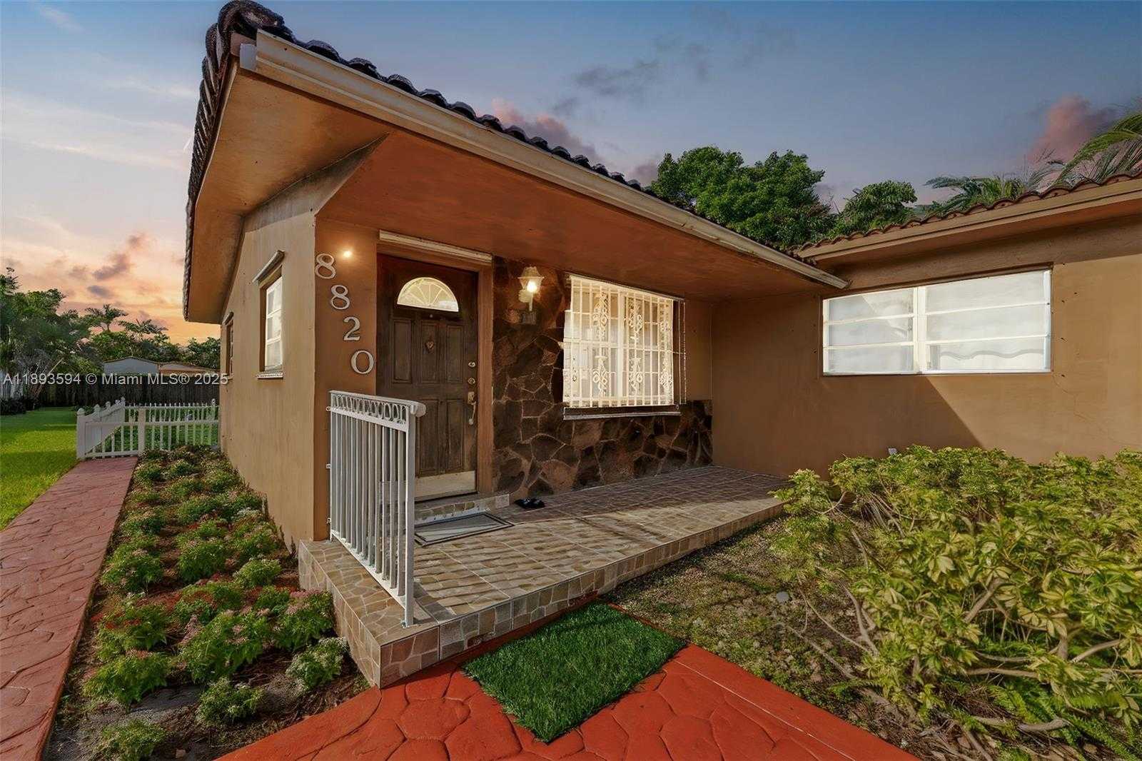 Small Image of 8820 SOUTH WEST 27TH ST, Miami Number 4