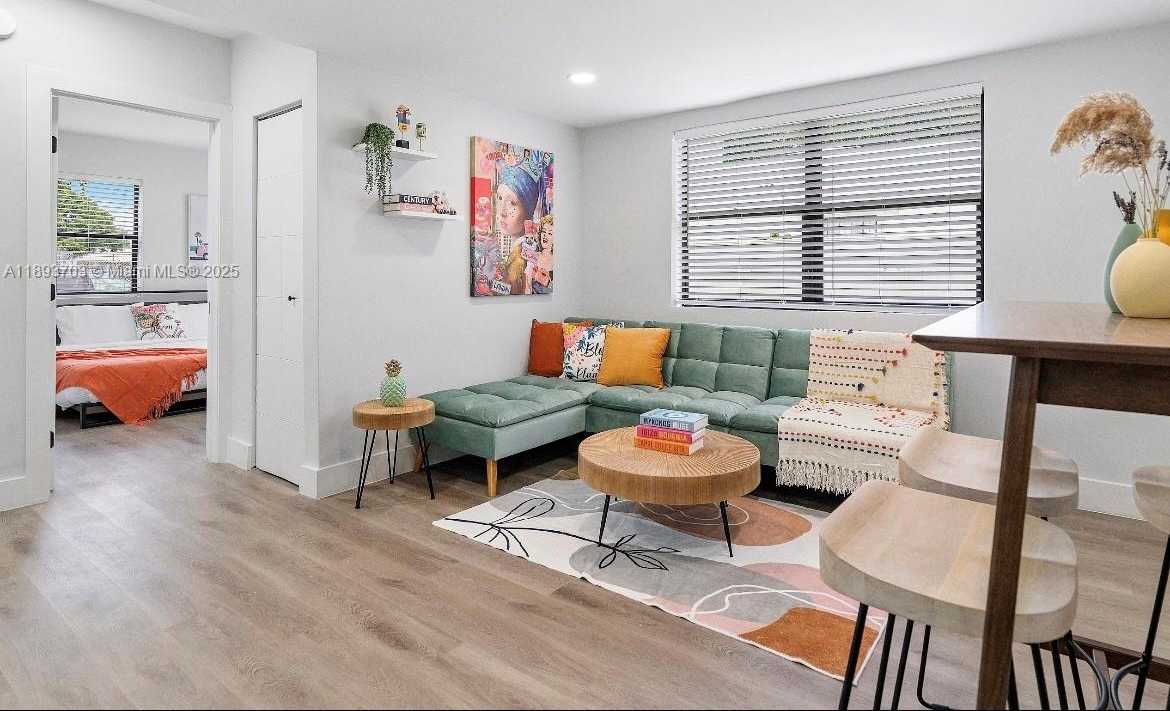 Small Image of 584 NORTH WEST 30TH ST, Miami Number 11
