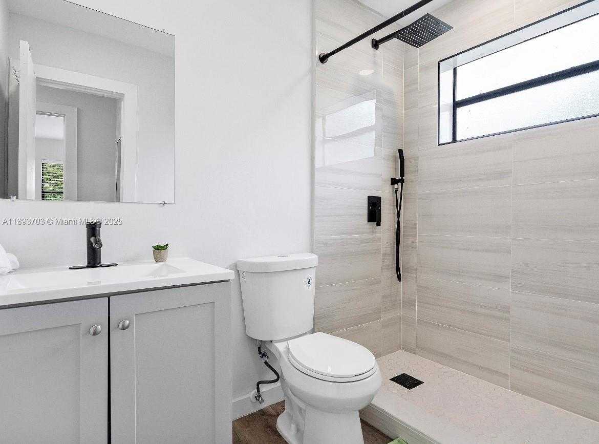 Small Image of 584 NORTH WEST 30TH ST, Miami Number 2