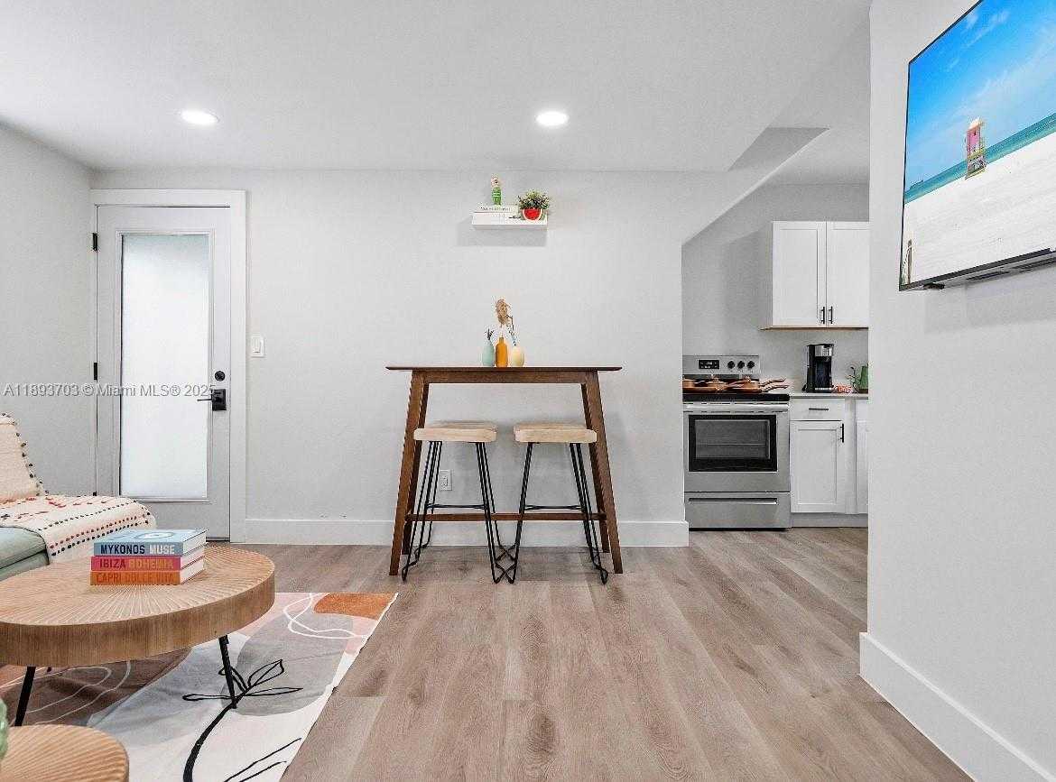Small Image of 584 NORTH WEST 30TH ST, Miami Number 8