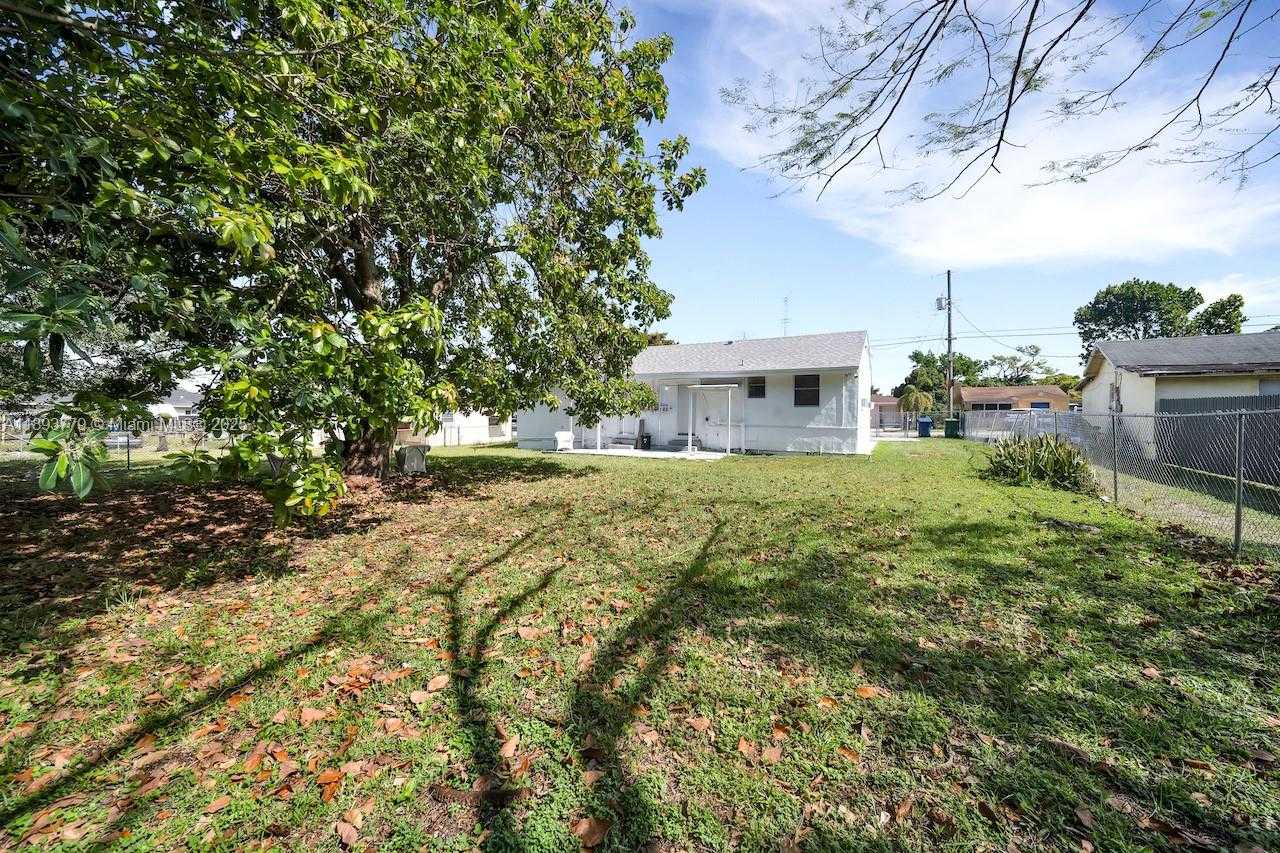 Small Image of 2750 NORTH WEST 60TH STREET #2, Miami Number 14