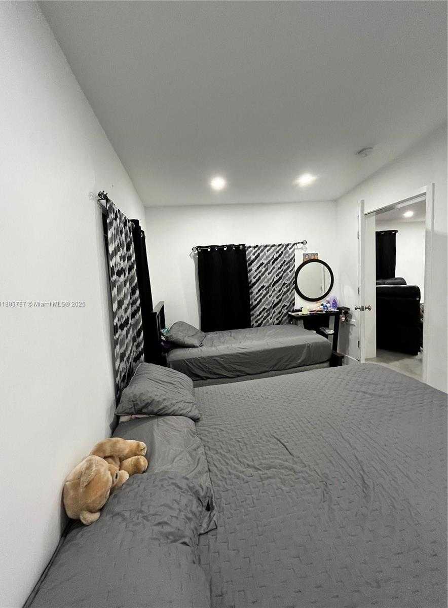 Small Image of 1102 NORTH WEST 103RD STREET #3, Miami Number 19