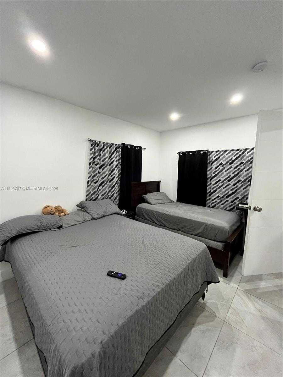 Small Image of 1102 NORTH WEST 103RD STREET #3, Miami Number 20