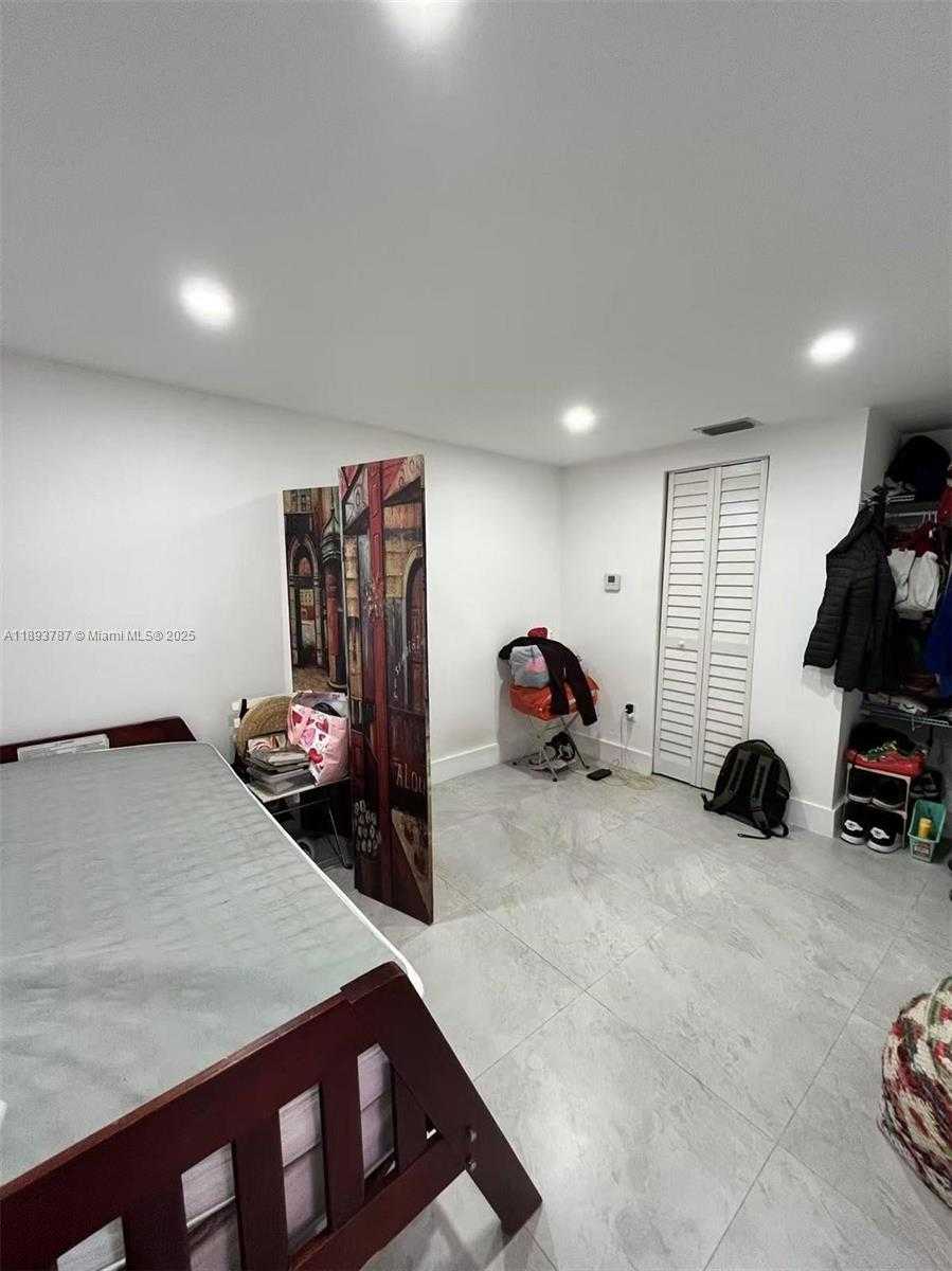 Small Image of 1102 NORTH WEST 103RD STREET #3, Miami Number 24