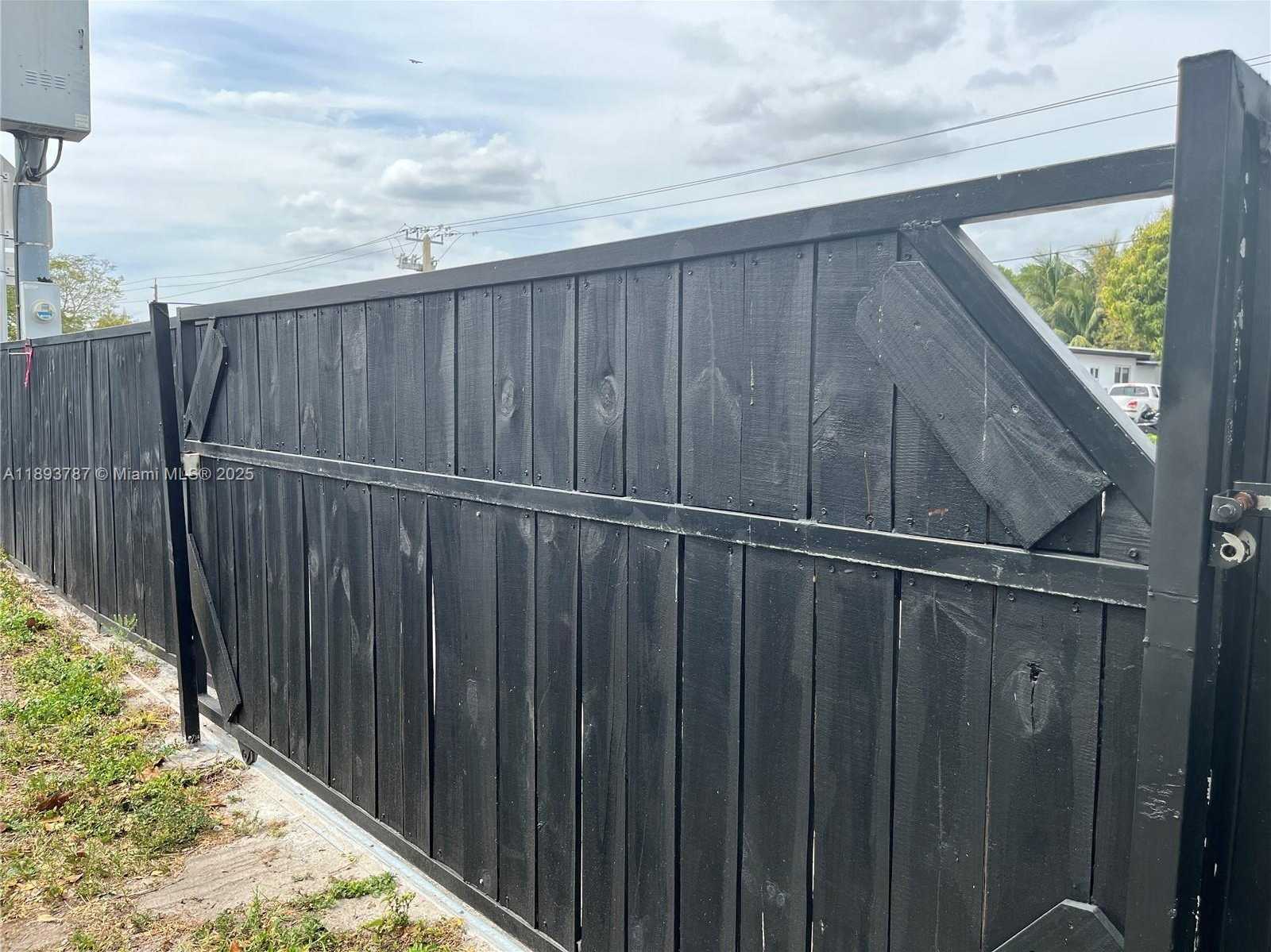 Small Image of 1102 NORTH WEST 103RD STREET #3, Miami Number 28