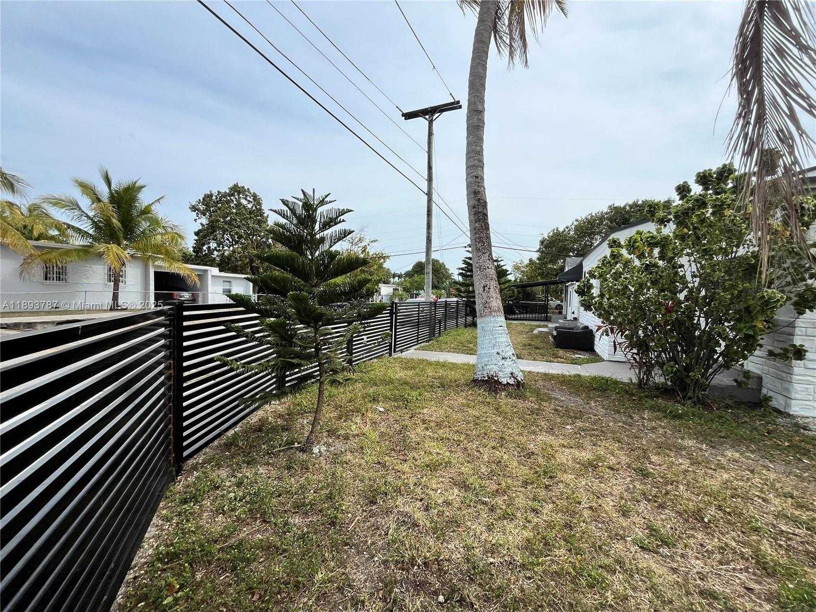 Small Image of 1102 NORTH WEST 103RD STREET #3, Miami Number 29