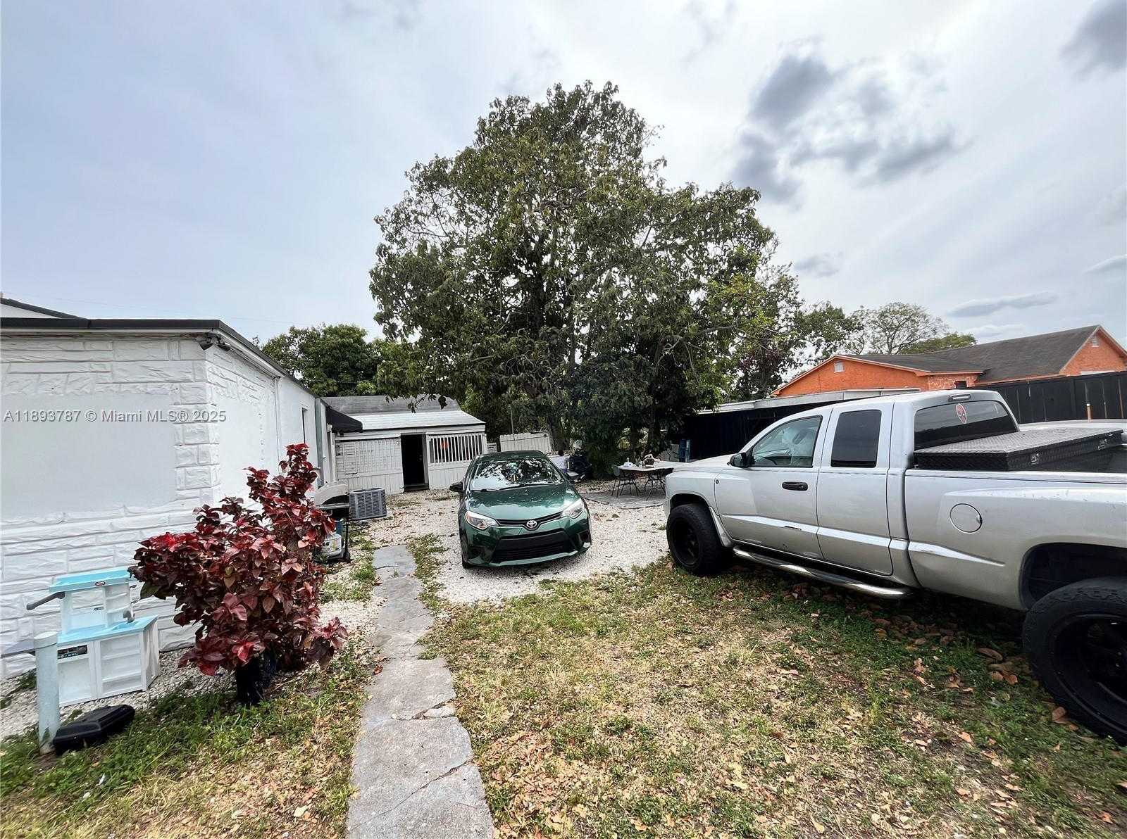 Small Image of 1102 NORTH WEST 103RD STREET #3, Miami Number 31