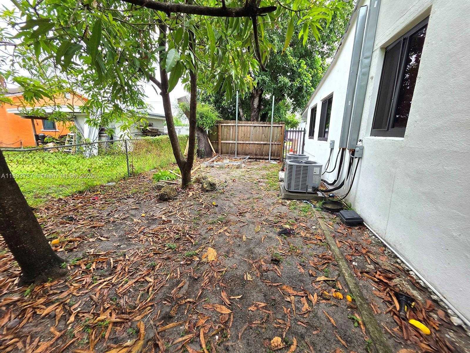 Small Image of 1102 NORTH WEST 103RD STREET #3, Miami Number 37