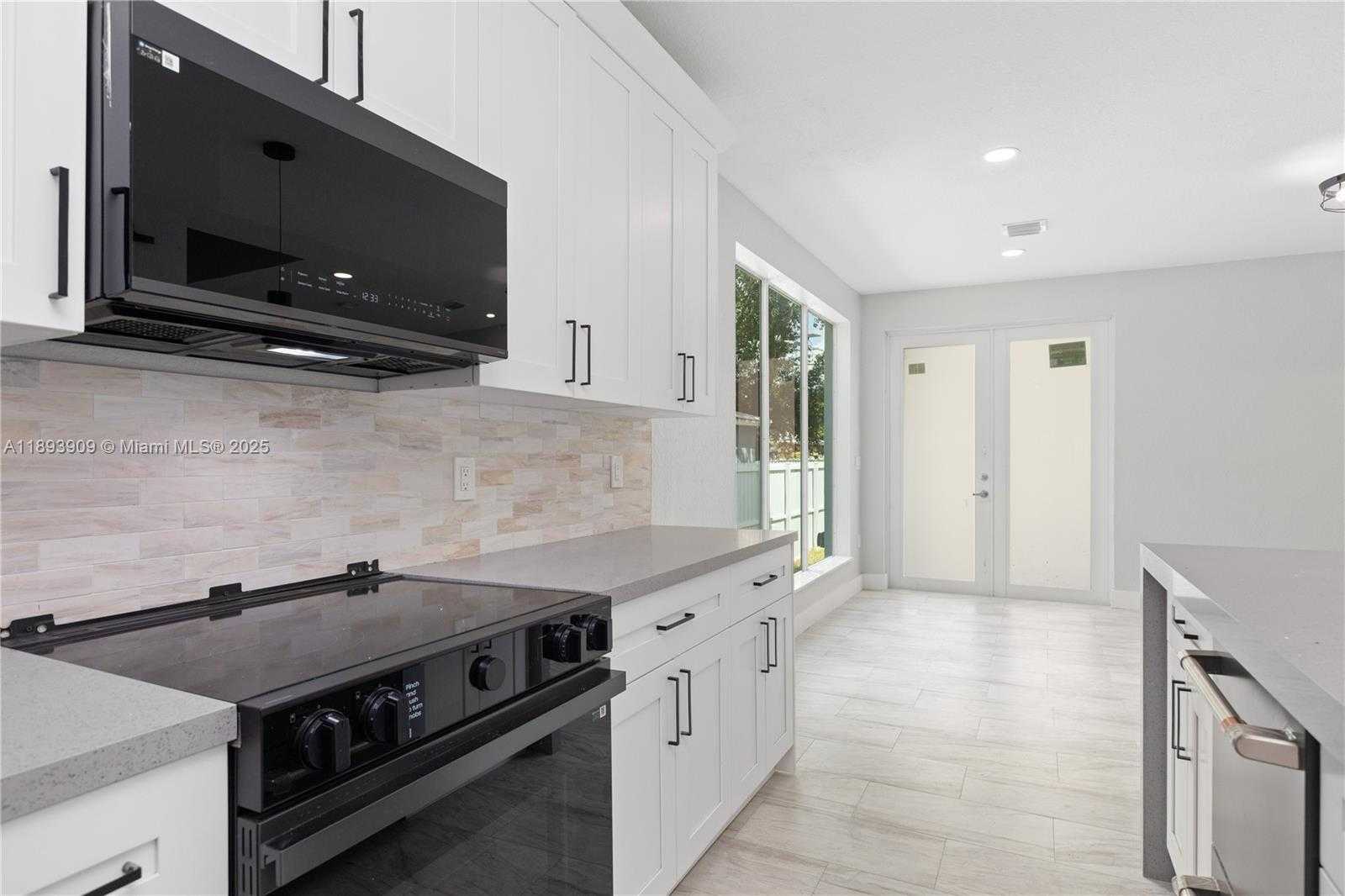 Small Image of Miami Number 9