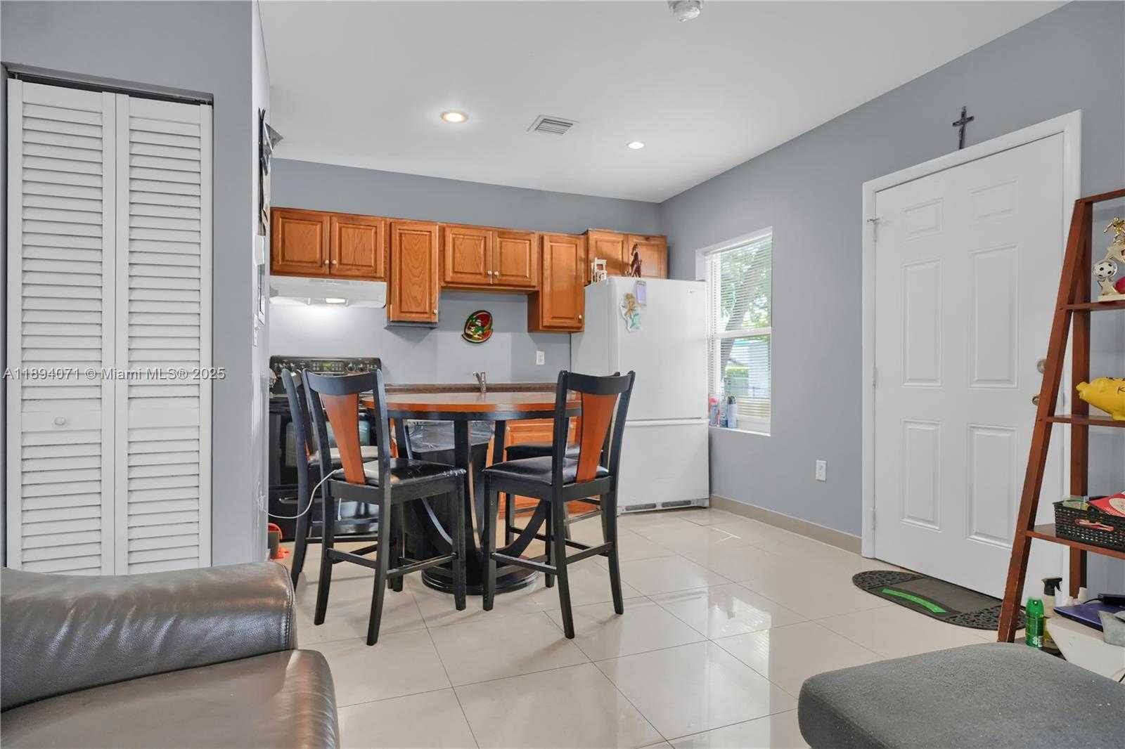 Small Image of 2155 NORTH WEST 28TH ST, Miami Number 11