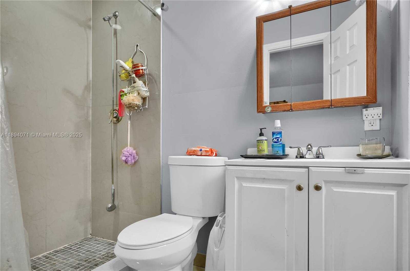 Small Image of 2155 NORTH WEST 28TH ST, Miami Number 15