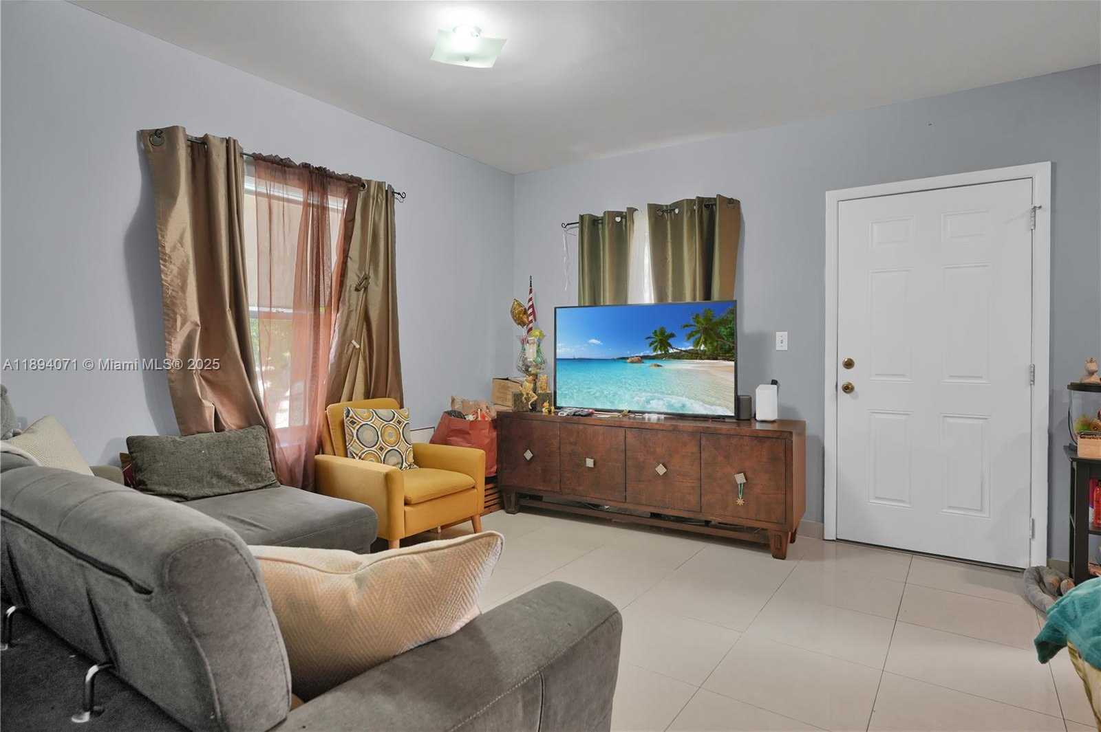 Small Image of 2155 NORTH WEST 28TH ST, Miami Number 3