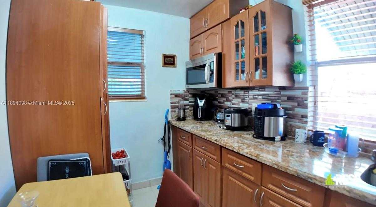 Small Image of 155 WEST 26TH ST, Hialeah Number 16