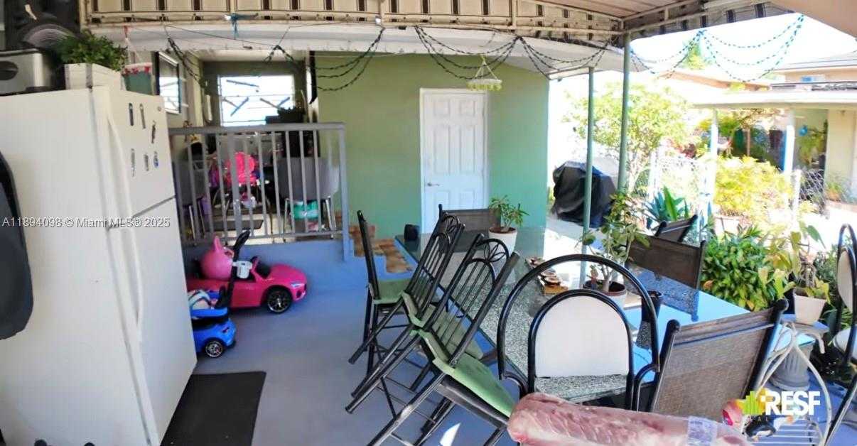 Small Image of 155 WEST 26TH ST, Hialeah Number 32