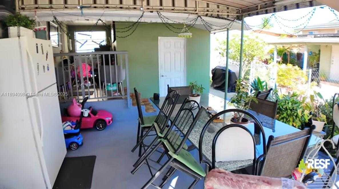 Small Image of 155 WEST 26TH ST, Hialeah Number 35