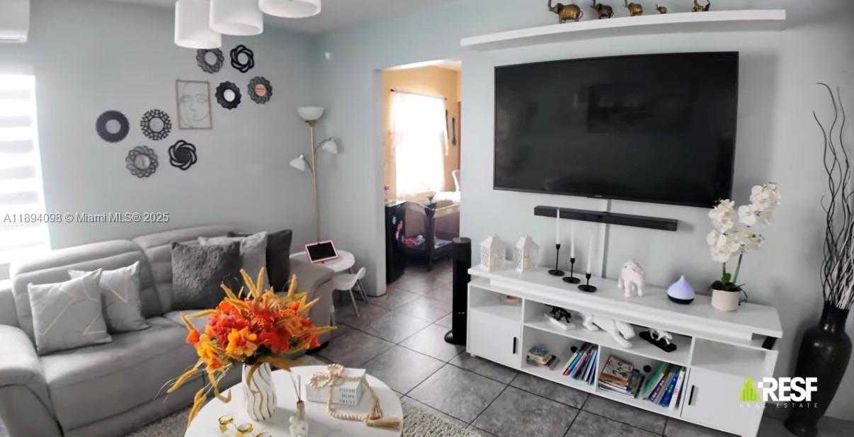 Small Image of 155 WEST 26TH ST, Hialeah Number 37