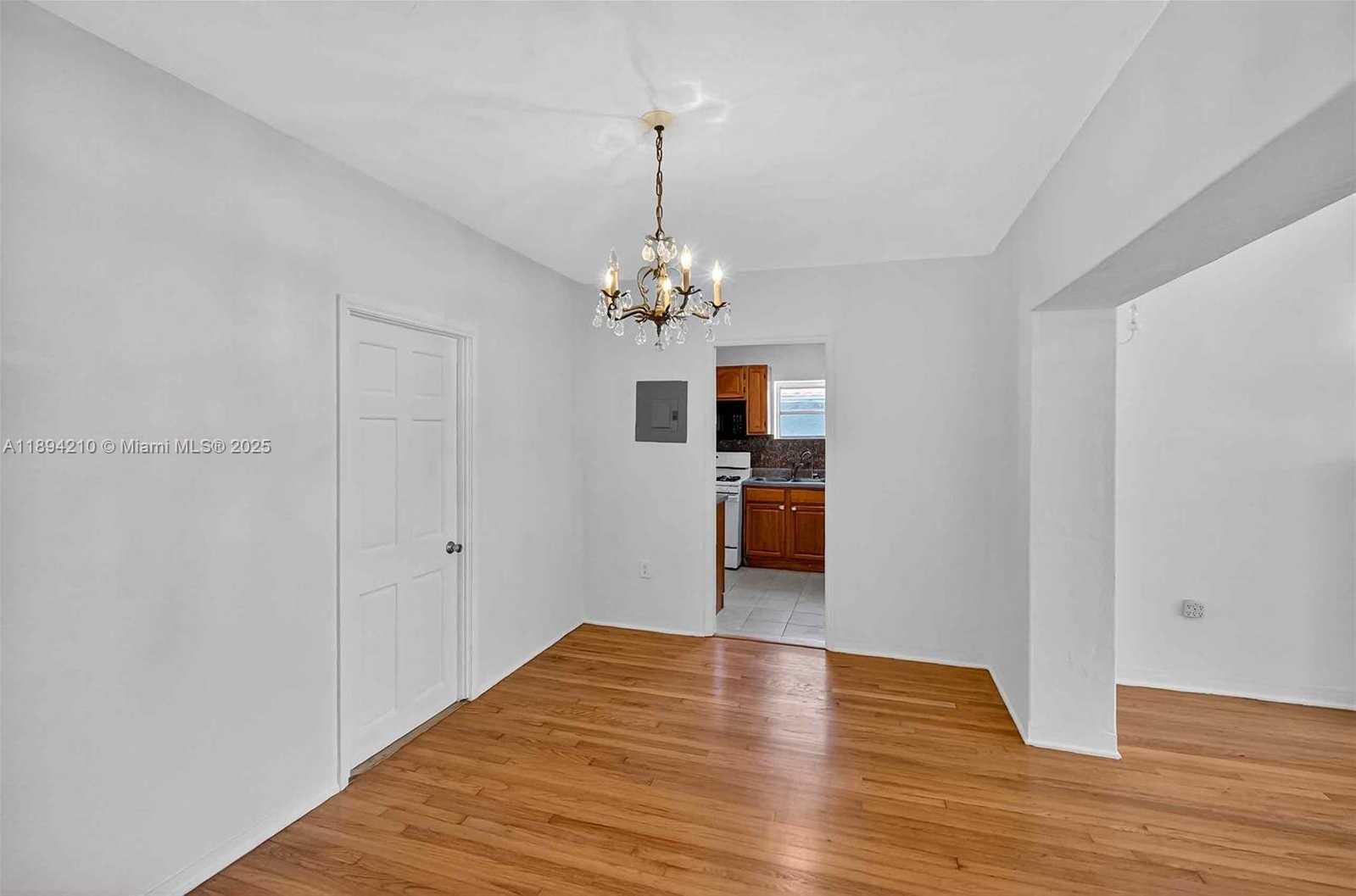 Small Image of 5900 NORTH EAST 4TH CT, Miami Number 11