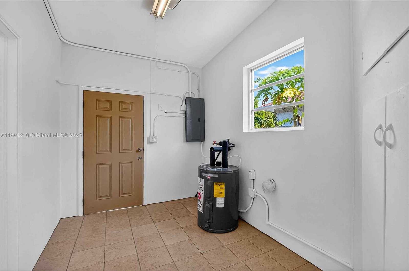 Small Image of 5900 NORTH EAST 4TH CT, Miami Number 15
