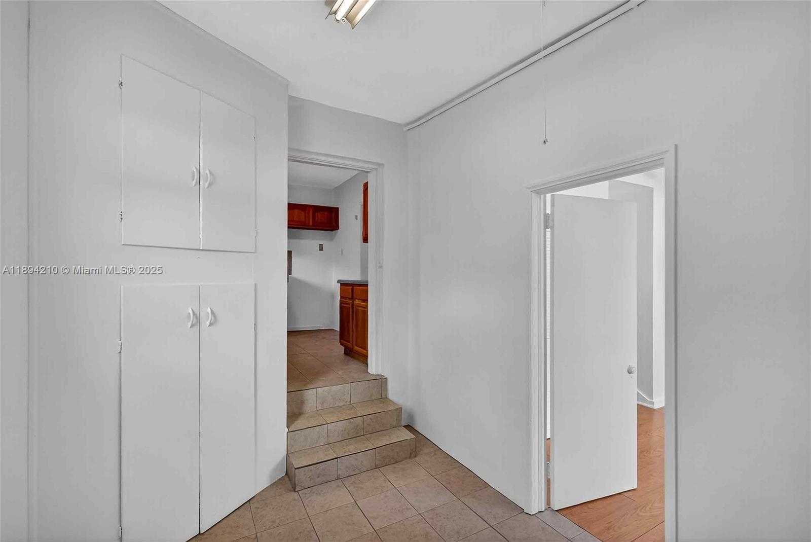 Small Image of 5900 NORTH EAST 4TH CT, Miami Number 16