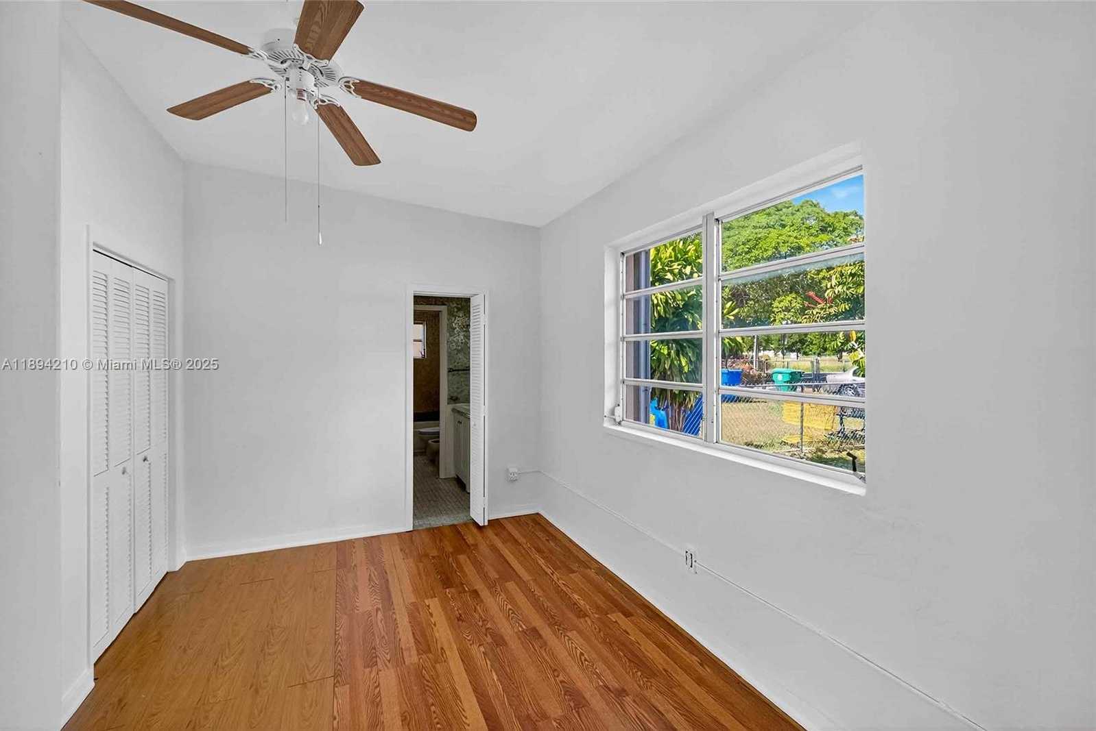 Small Image of 5900 NORTH EAST 4TH CT, Miami Number 17