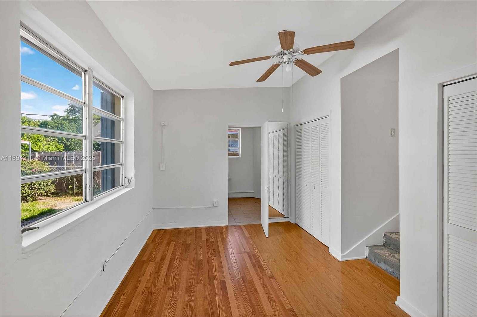 Small Image of 5900 NORTH EAST 4TH CT, Miami Number 18