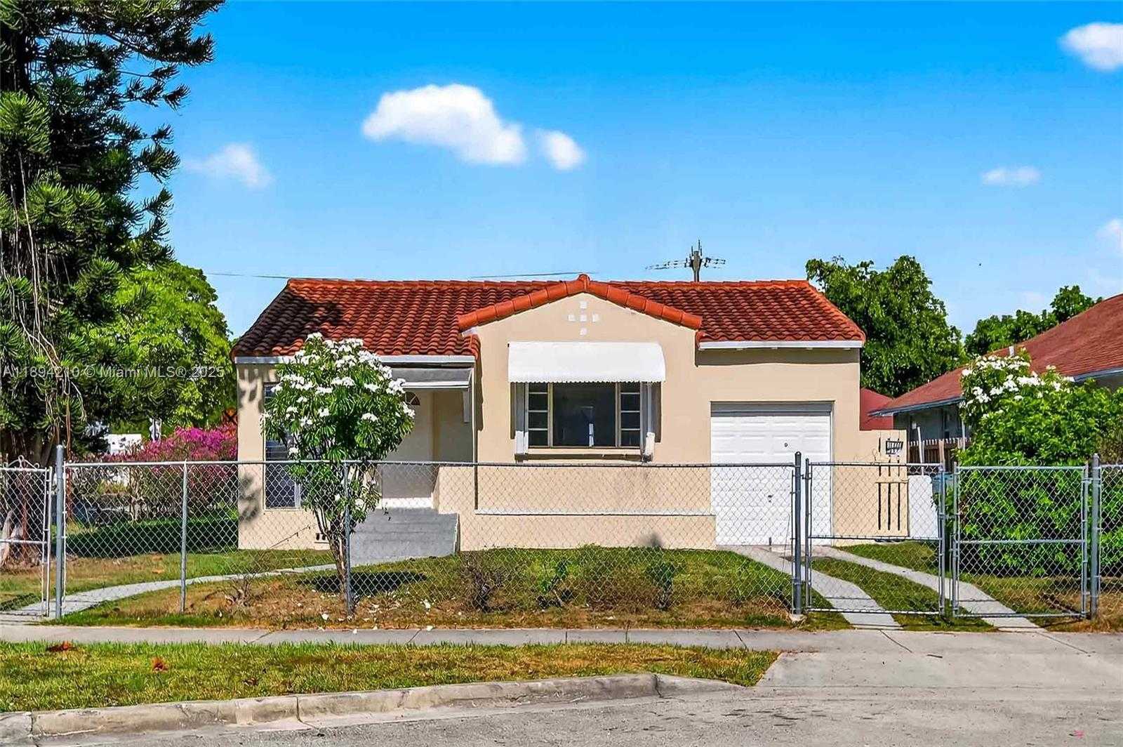 Small Image of 5900 NORTH EAST 4TH CT, Miami Number 2