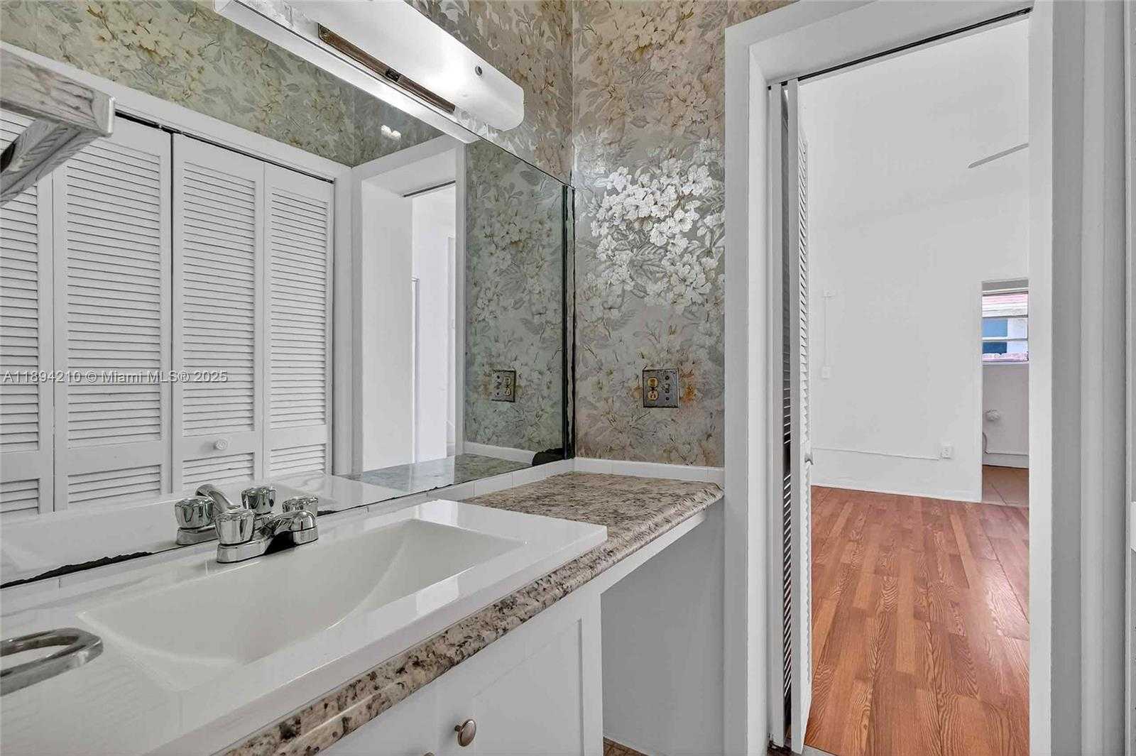 Small Image of 5900 NORTH EAST 4TH CT, Miami Number 21