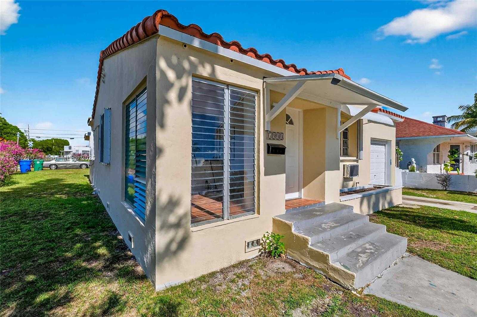 Small Image of 5900 NORTH EAST 4TH CT, Miami Number 3