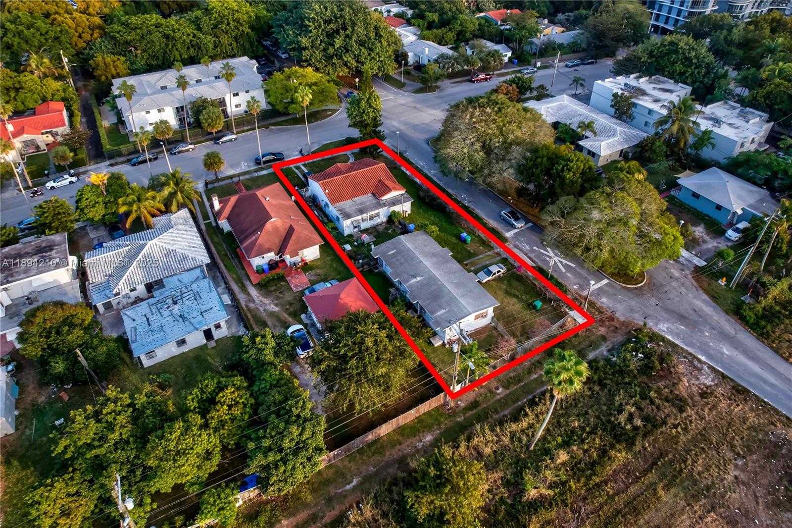 Small Image of 5900 NORTH EAST 4TH CT, Miami Number 34
