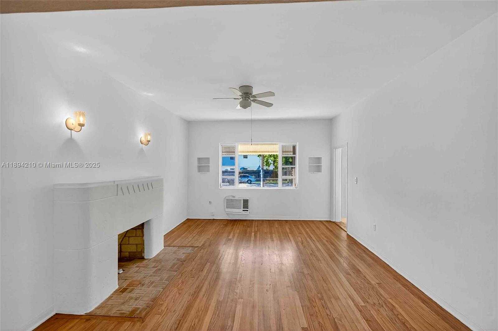 Small Image of 5900 NORTH EAST 4TH CT, Miami Number 6