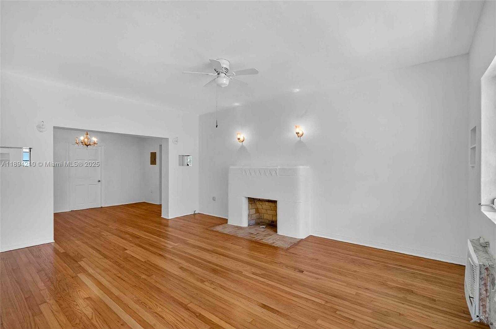 Small Image of 5900 NORTH EAST 4TH CT, Miami Number 7