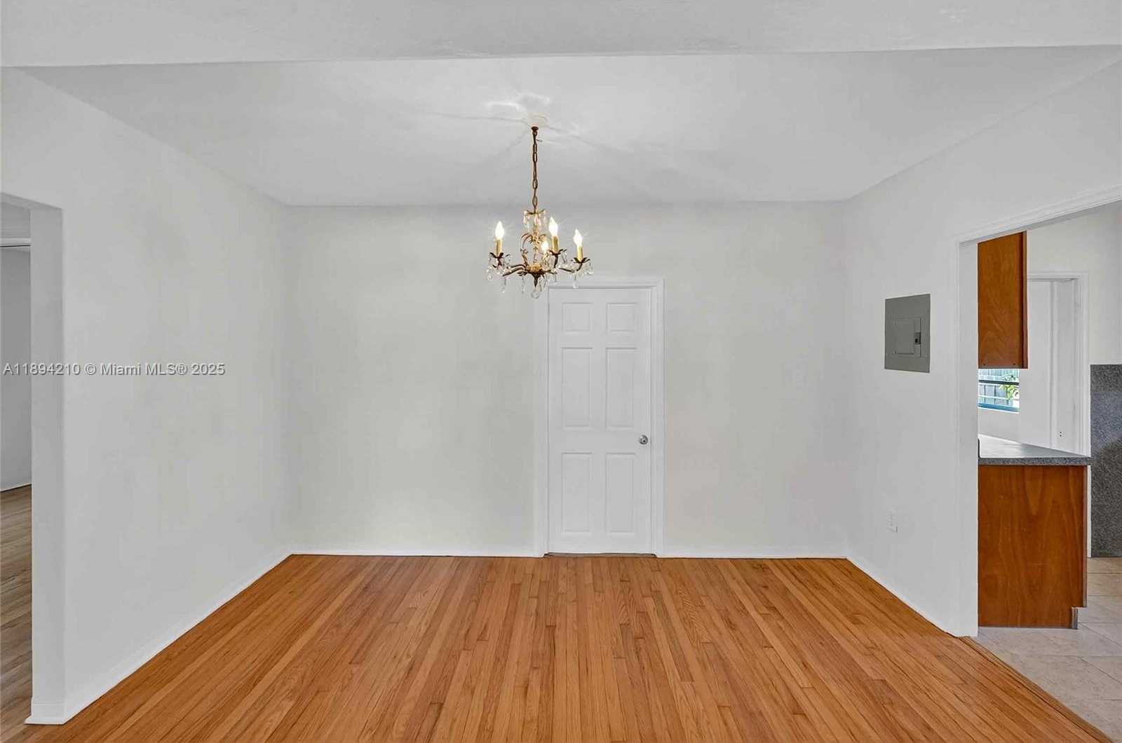 Small Image of 5900 NORTH EAST 4TH CT, Miami Number 9