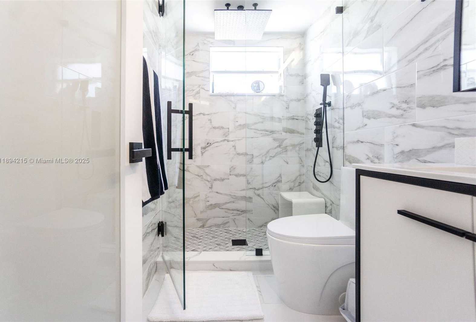 Small Image of 3909 GARDEN AVENUE #4, Miami Beach Number 10