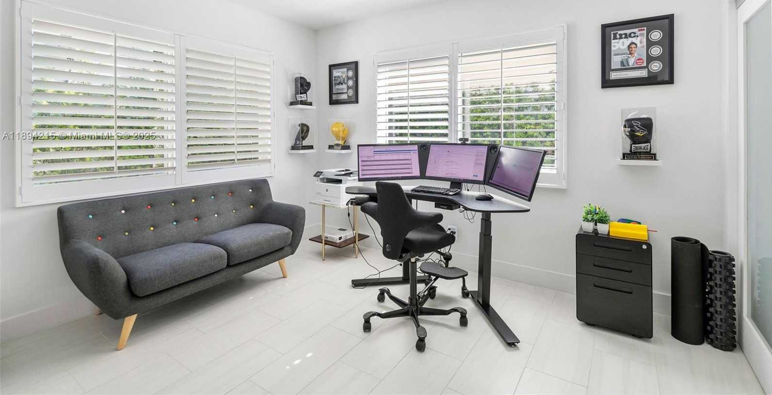 Small Image of 3909 GARDEN AVENUE #4, Miami Beach Number 18