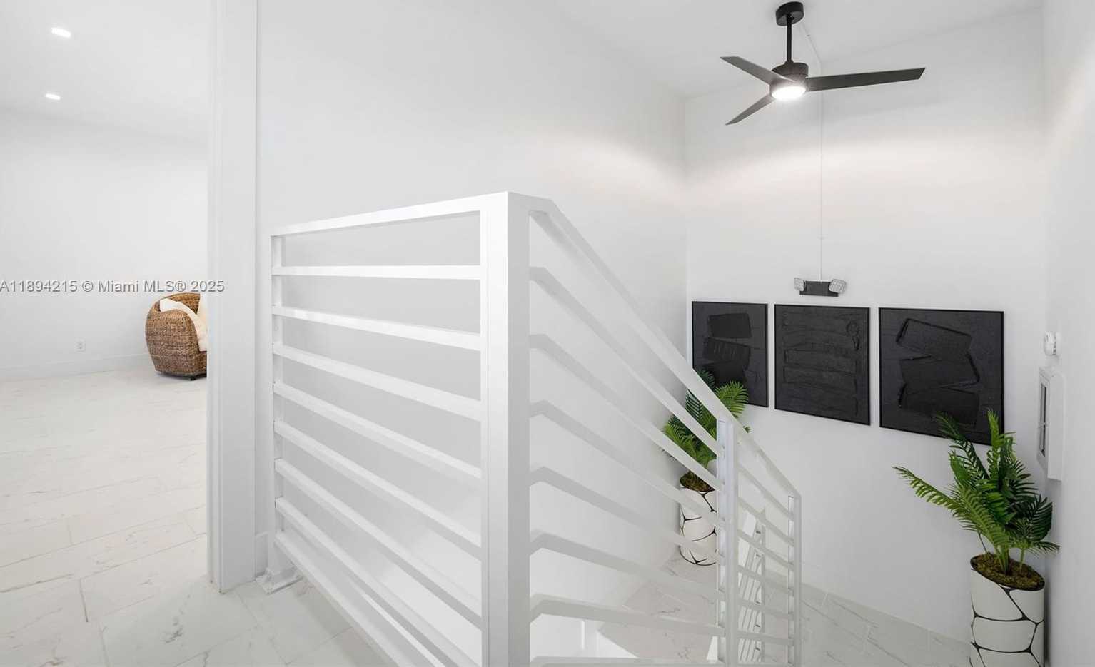 Small Image of 3909 GARDEN AVENUE #4, Miami Beach Number 21