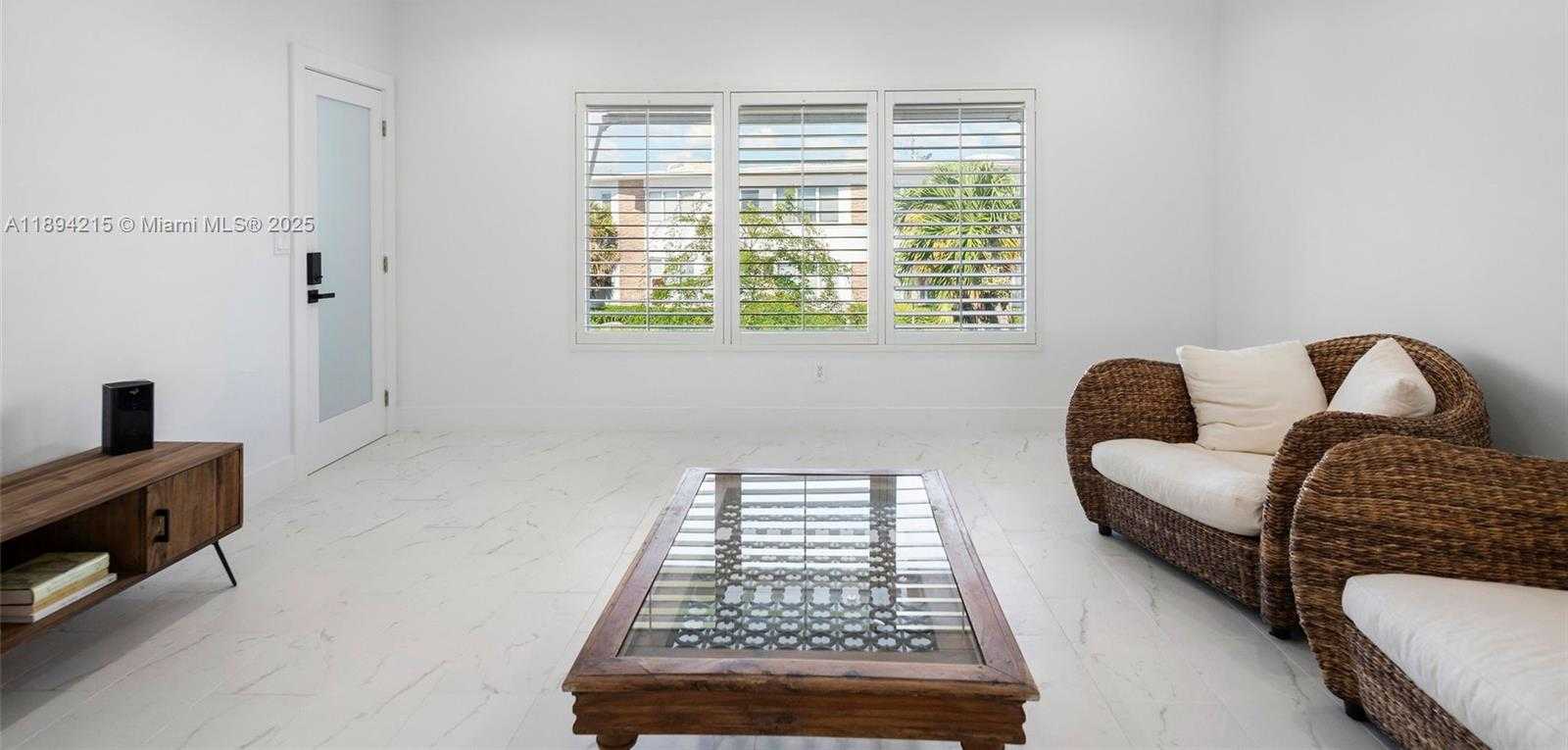 Small Image of 3909 GARDEN AVENUE #4, Miami Beach Number 22