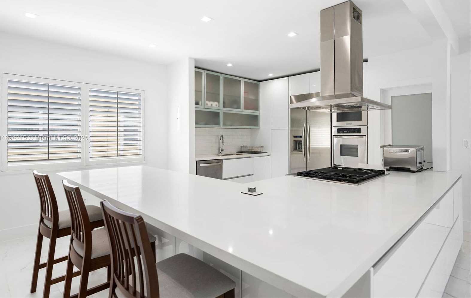 Small Image of 3909 GARDEN AVENUE #4, Miami Beach Number 23