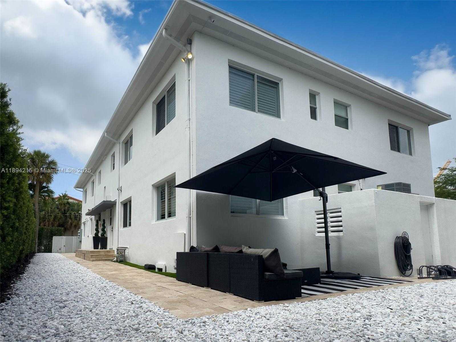 Small Image of 3909 GARDEN AVENUE #4, Miami Beach Number 27