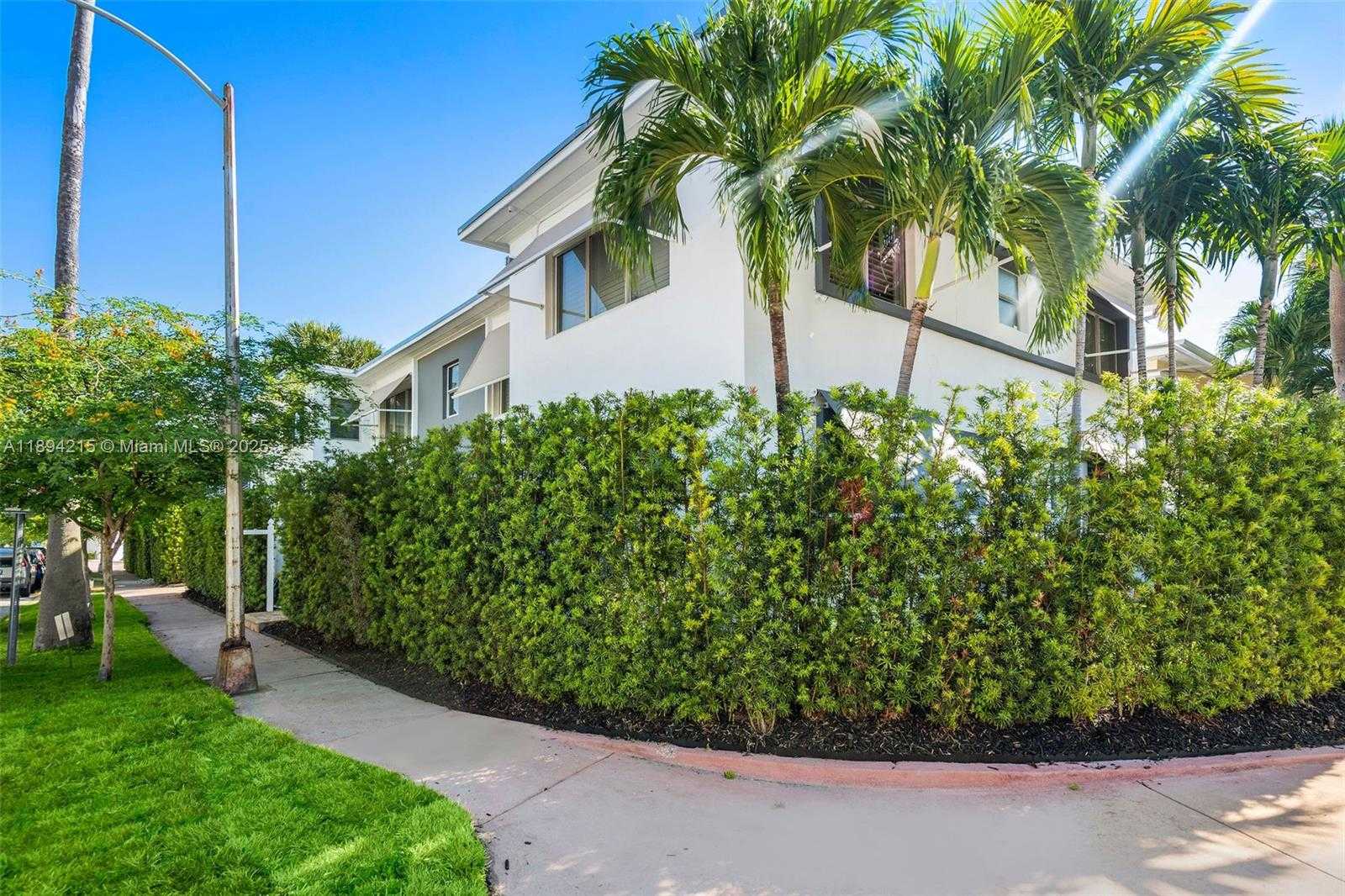 Small Image of 3909 GARDEN AVENUE #4, Miami Beach Number 30
