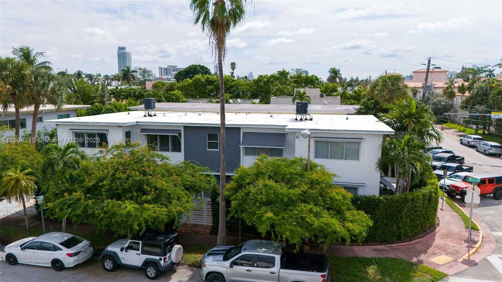 Small Image of 3909 GARDEN AVENUE #4, Miami Beach Number 35