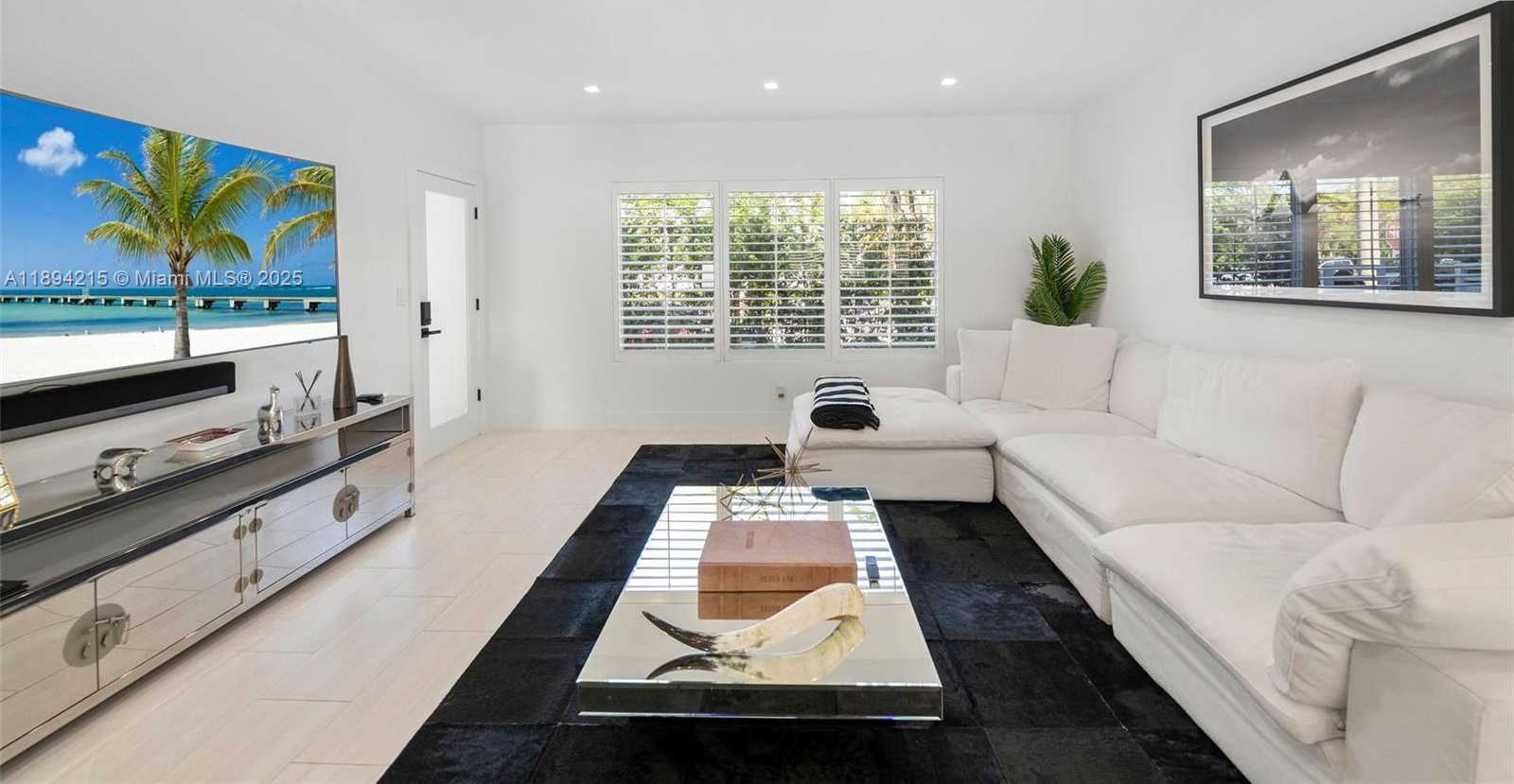 Small Image of 3909 GARDEN AVENUE #4, Miami Beach Number 8