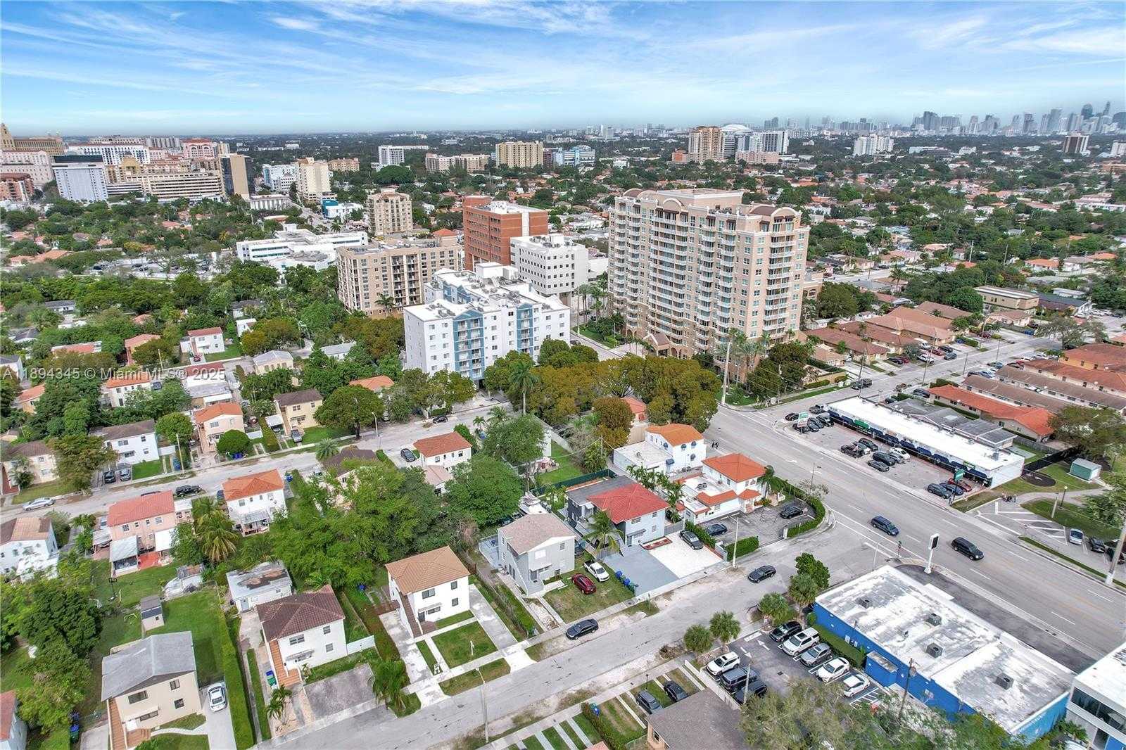 Small Image of 3721 SOUTH WEST 27TH TER #2, Miami Number 6